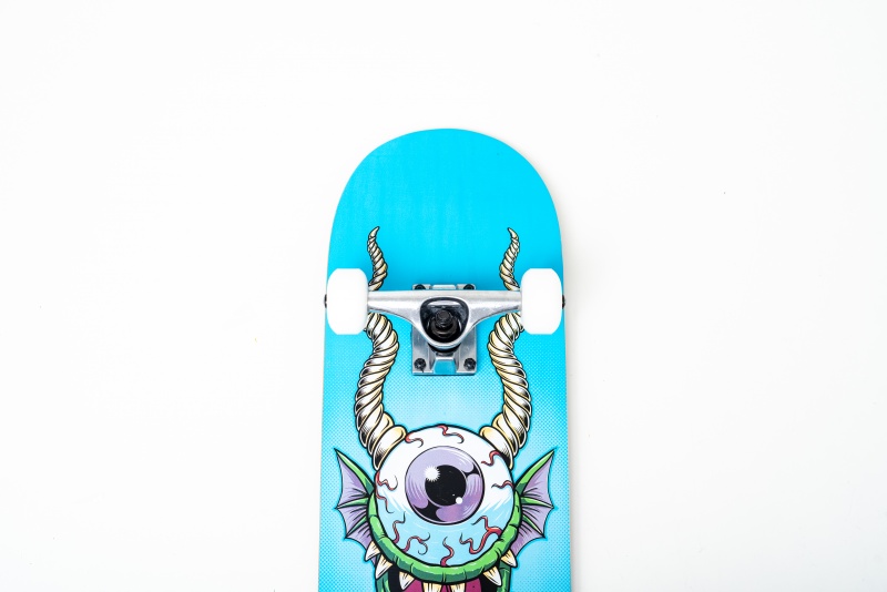 Skate Montado Chaze Iniciante Srie Monster Azul Claro